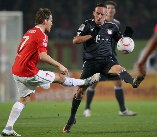 CBA：收获连胜 深圳队客场122-112福建队.